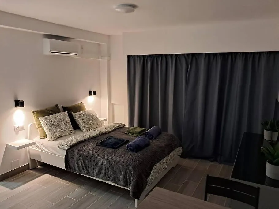 아파트 Corintolimon Luxury Studio 베날마데나코스타