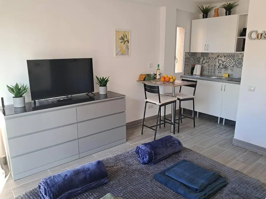 Corintolimon Luxury Studio 베날마데나코스타 아파트